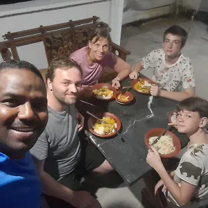 https://sura-homestay-kandy.negombohotels.net