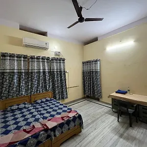 Vishwa Deva Habitación en casa particular